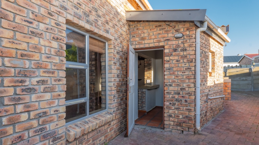 To Let 1 Bedroom Property for Rent in Struisbaai Western Cape